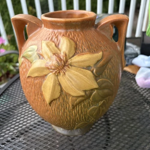 VINTAGE ROSEVILLE ART POTTERY LARGE HANDLED VASE, CLEMATIS, NO. 3, 8.5 IN.