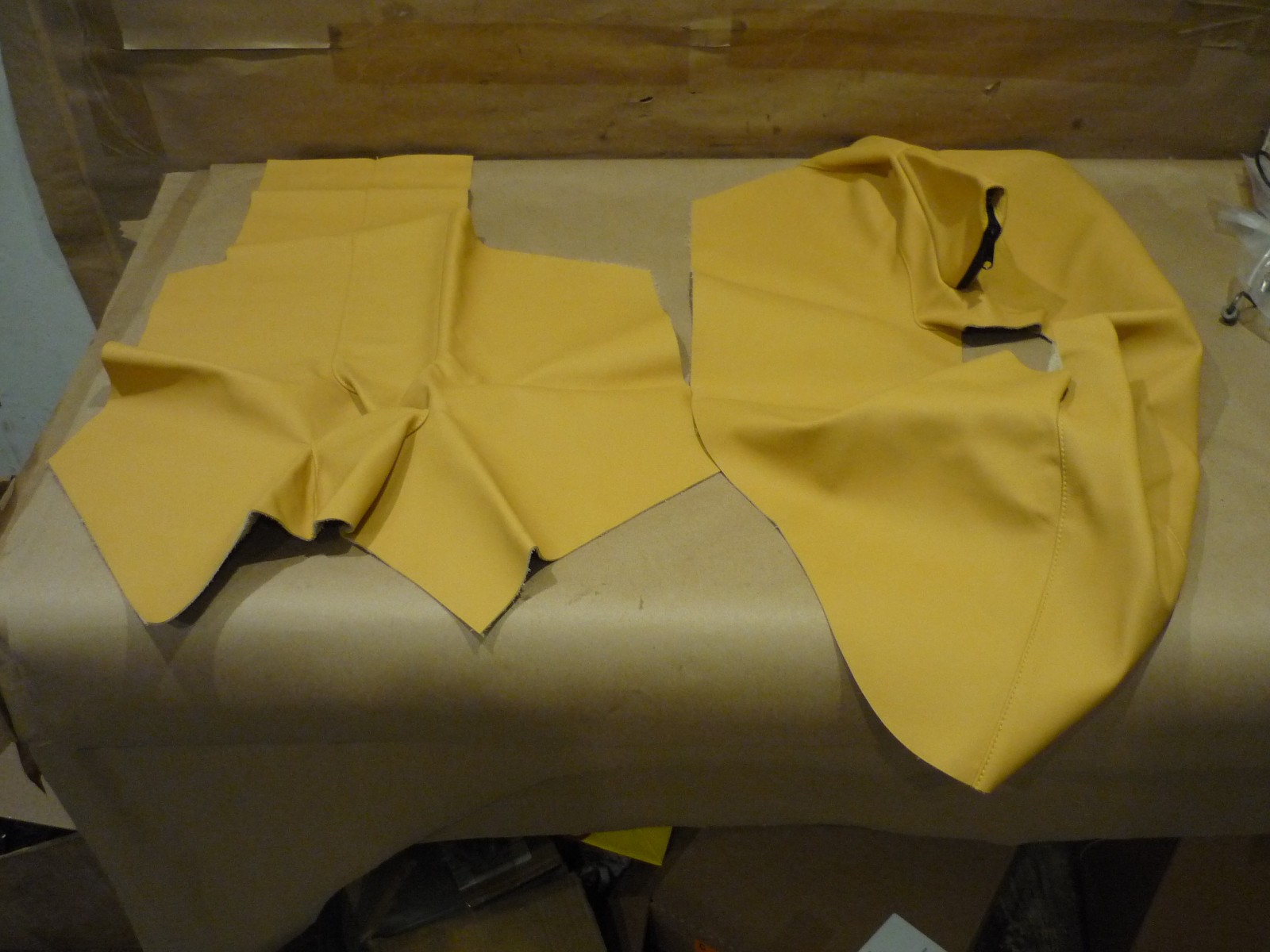 Ferrari 308 GTBi/GTSi --Center Console Lining Set (Beige) # 60758800 - 60745900