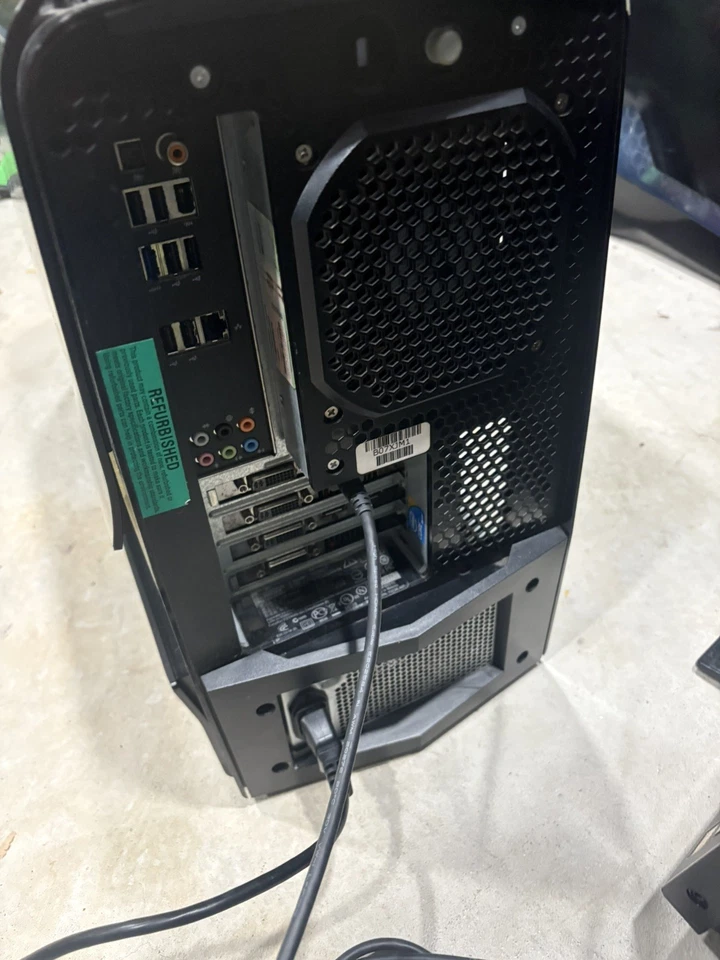 Alienware Aurora R4 Gaming Desktop - 16GB Ram - i7-4930K @ 3.4GHz - WiFi - Image 3 of 4