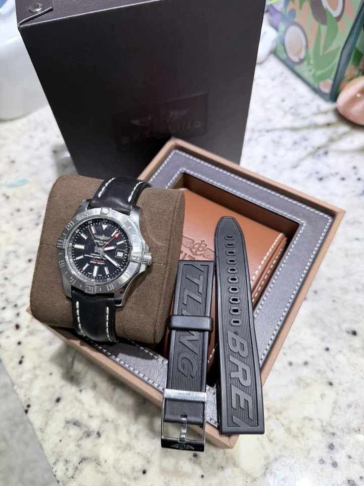 Breitling Avenger II GMT A32390 43mm Black Dial Watch on leather strap - Image 4 of 4