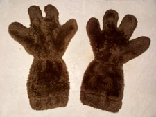 Chuck E. Cheese’s “Jasper T Jowls” Costume Gloves (2)