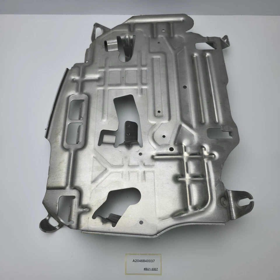 Placa de soporte reposapiés pasajero delantero Mercedes-Benz C300 2008-2014 A2046840037 Foto 2 de 4