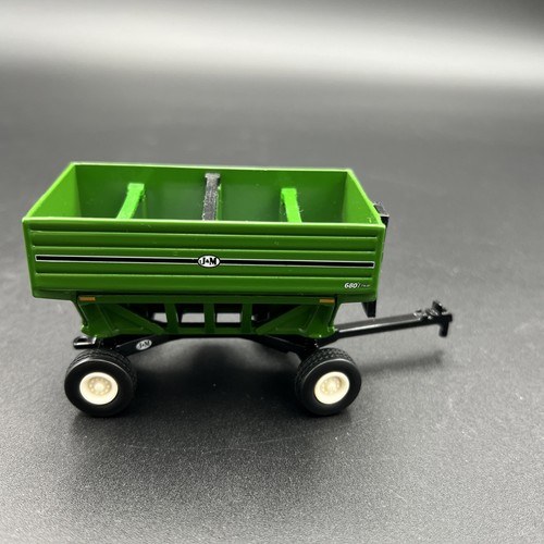ERTL J & M Gravity Grain Wagon 4 1/2" Green 680/760 - Picture 7 of 13