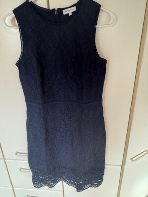 Warehouse hochwertiges dunkelblaues Spitzenkleid Gr. 36/38