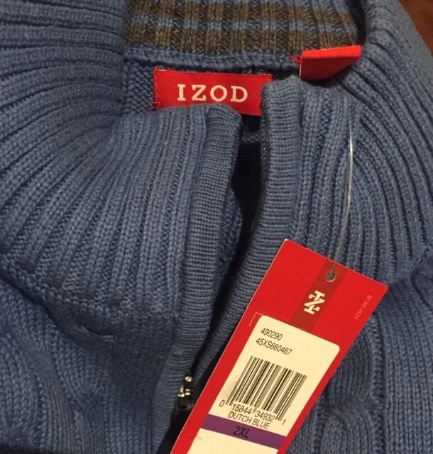 Jeune homme japonais dans un pull bleu à l'extérieur | Photo Gratuite