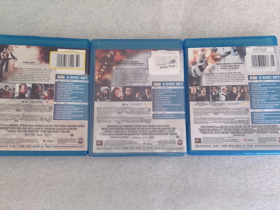 Die Hard Blu-ray  +  DVD 2 Disc {Studio Release} Set  - Image 3 of 4