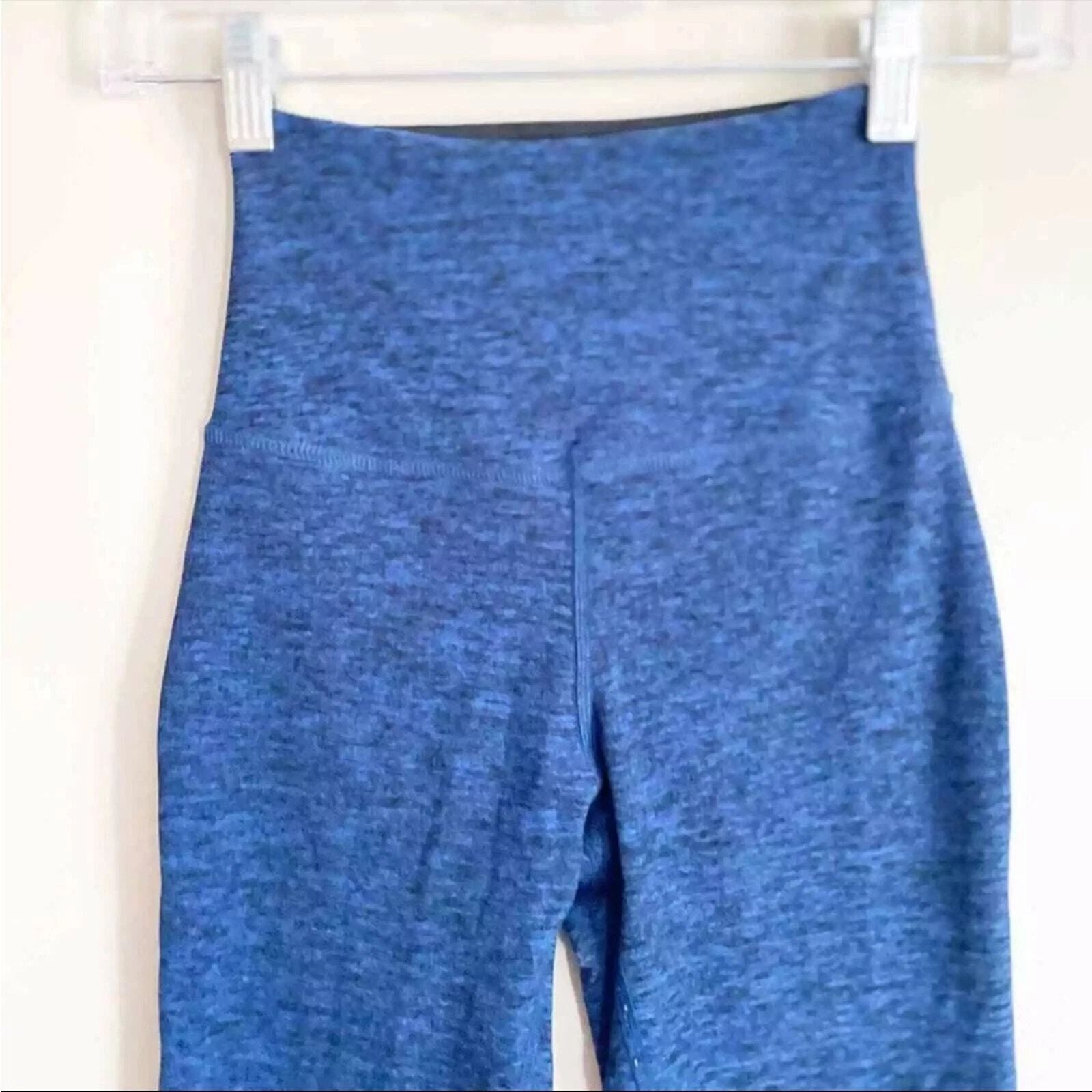 beyond-yoga kartáčované vesmírně barvené interloop leggings