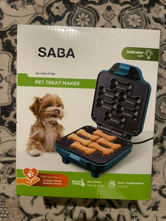 Saba DOG TREAT MAKER Makes 6 Treats Homemade RECIPES Included Electric non stick