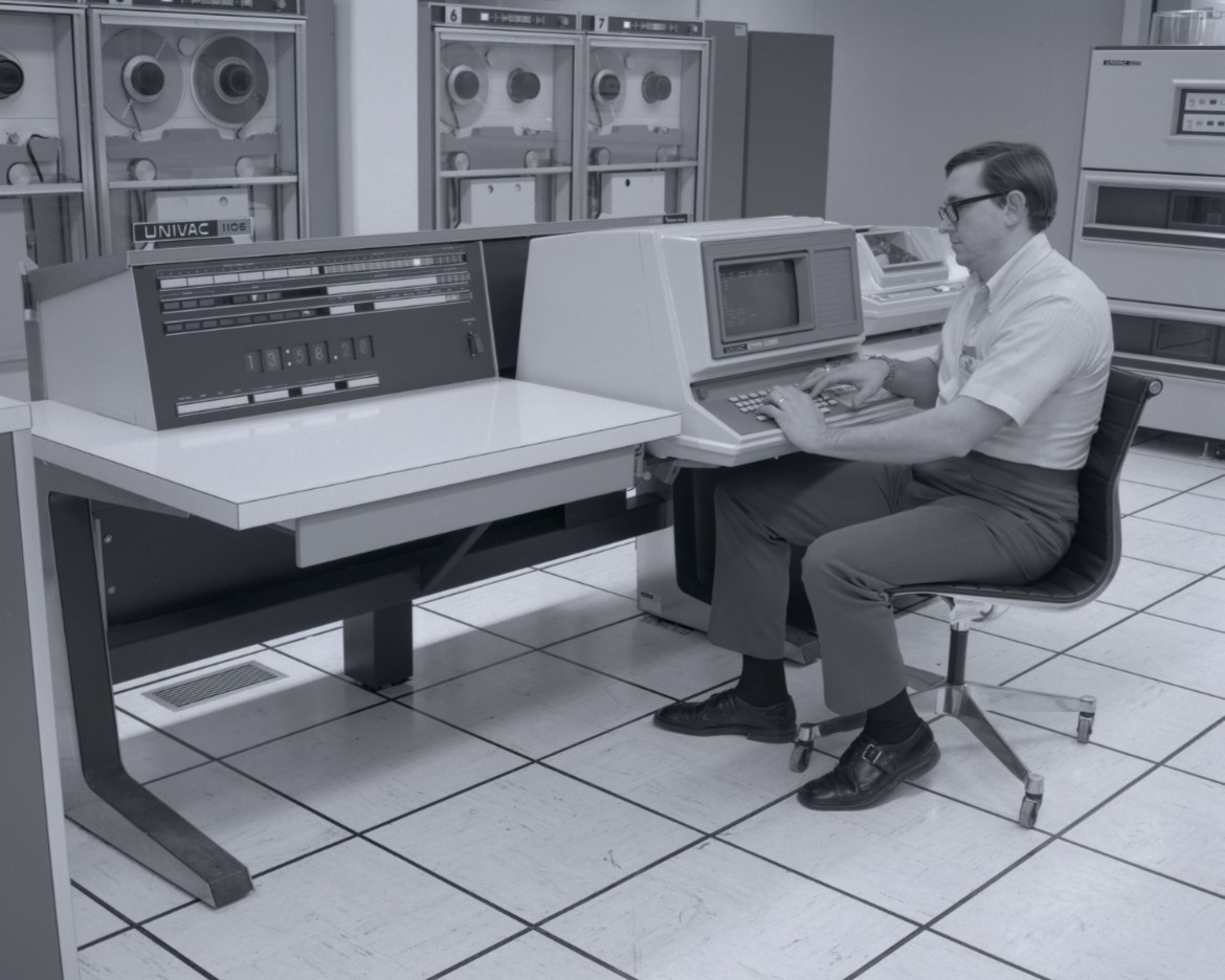 UNIVAC 1106 Computer at NASA Lewis Center 1973 View 8x10 photo print | eBay