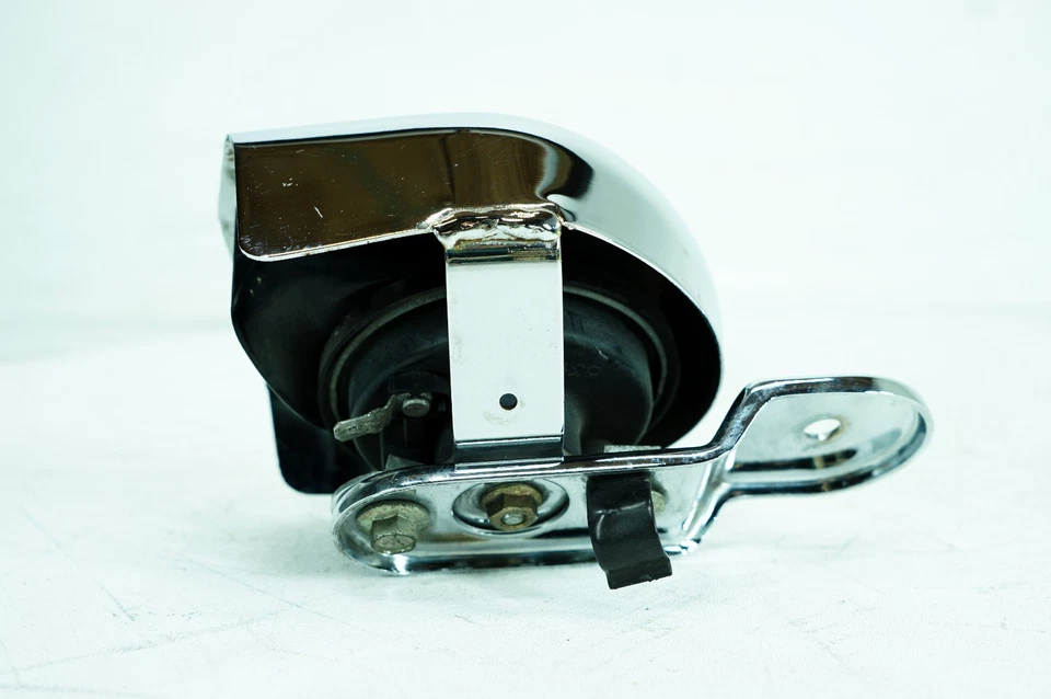 07 Harley Electra Ultra Touring FLHTCUI OEM Horn Signal Klaxon Chrome Cover 1388 - Image 4 of 4