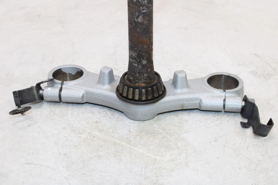 Suzuki GS500F 2009 OEM HORQUILLA DELANTERA ABRAZADERA INFERIOR TRIPLE ÁRBOL VÁSTAGO Foto 3 de 4