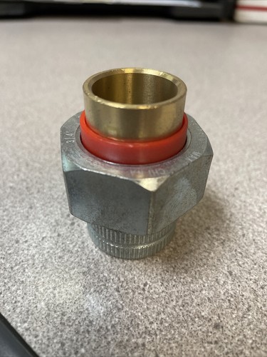 Dielectric Union Pipe Pressure fitting FIPxC Brass x Zinc coat steel 3/4" 