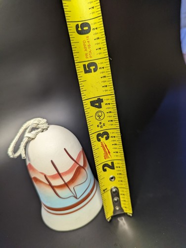 Southwestern Terrakotta Glocke Cowboyhut Klatsche bemalt Wüstenszene signiert - Bild 8 von 8