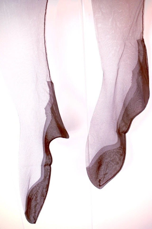 Винтажные ретро нейлоновые чулки кубинские Sassy La France #100 со швом чулочно-носочные изделия рассвет размер 9 новые в коробке - Изображение 4 из 4