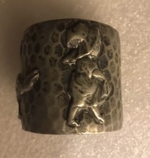 CHARMING ANTIQUE SILVERPLATED Sunbonnet Baby Pursued By Geese  NAPKIN RING