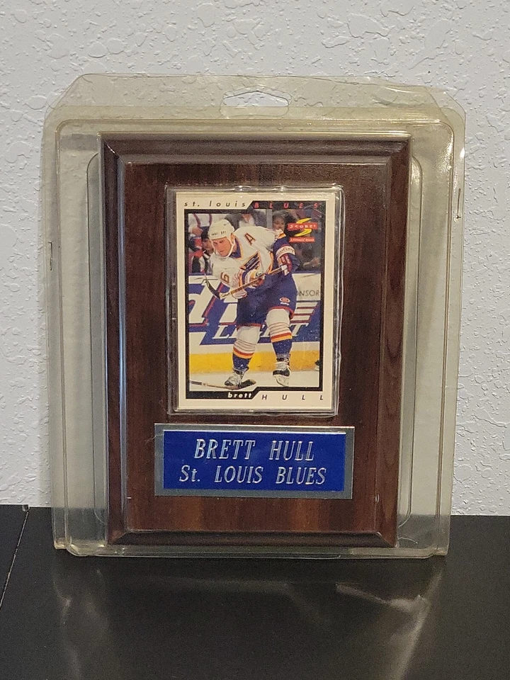 Brett Hull St. Louis Blues 1996 Score Trading Card in Plaque - Image 2 of 3