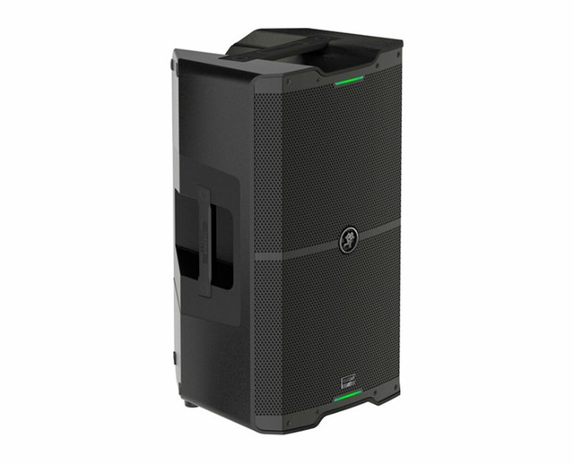 mackie 2000 watt speakers