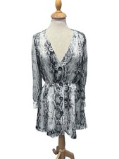 Zara basic women’s snake print v neck  dress size S