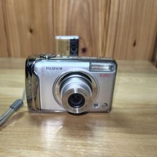 FUJIFILM FinePix A610 Old compact digital camera AA battery powered