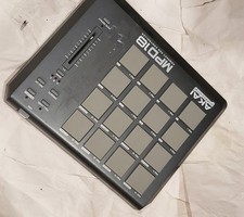 Akai MPD18 compact pad controller