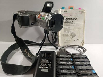 SONY Cyber-Shot DSC-F707 Digital Camera W/7 Batteries 64 MB Memory Stick & More