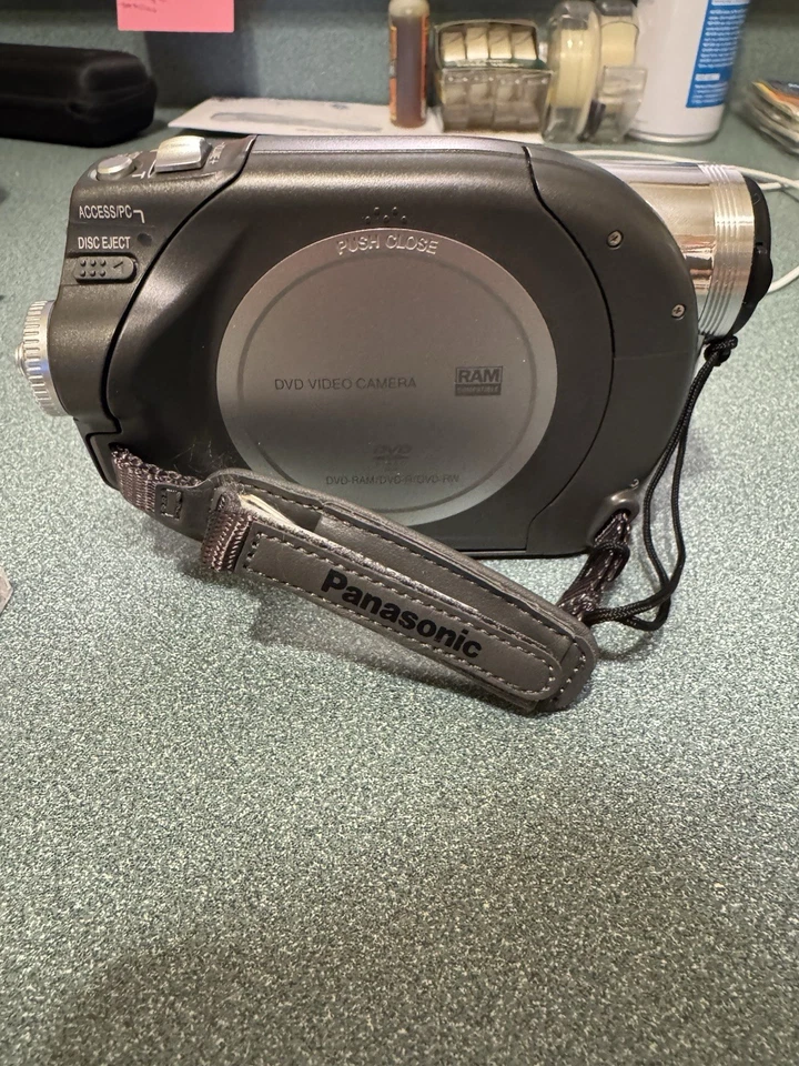 Panasonic VDR-D200 DVD Video Camera 30x Optical Zoom Open Box - Image 2 of 4