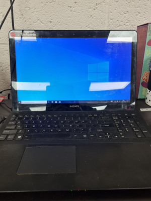 Sony Vaio SVF15AC1QL Laptop mit Ladegerät (siehe Beschreibung)