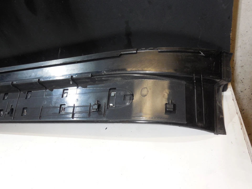 Panel de entrada al alféizar de puerta izquierda 2306800335 03-08 Mercedes Benz R230 SL600 SL500 Foto 3 de 4