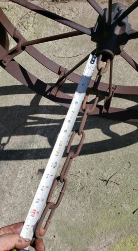(1) IRON WAGON WHEEL POT HANGER/LIGHT,LAWN OR YARD DECORATION 30" (JOHN DEERE) - Picture 8 of 13