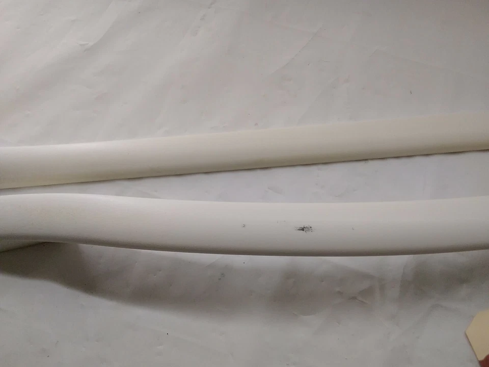 Maçaneta da porta da geladeira Frigidaire PN: 240359104 - Imagem 2 de 4