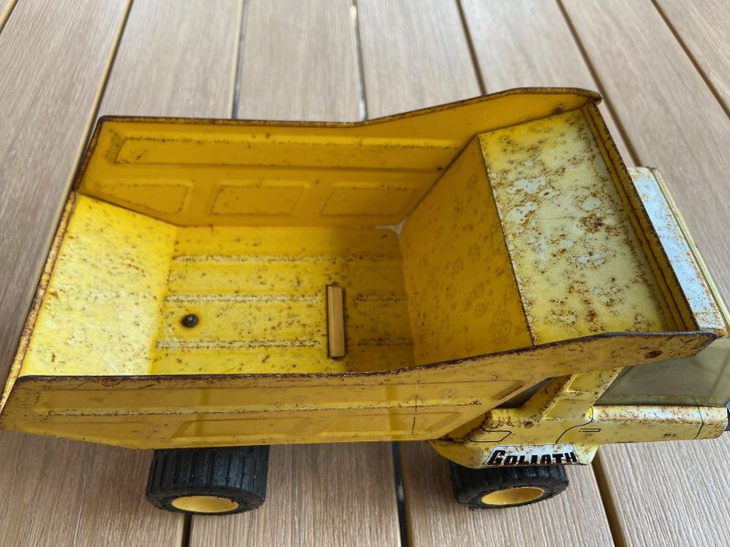 Ancien Jouet Camion Benne Joustra Goliath En Tôle Jaune Donnemarie