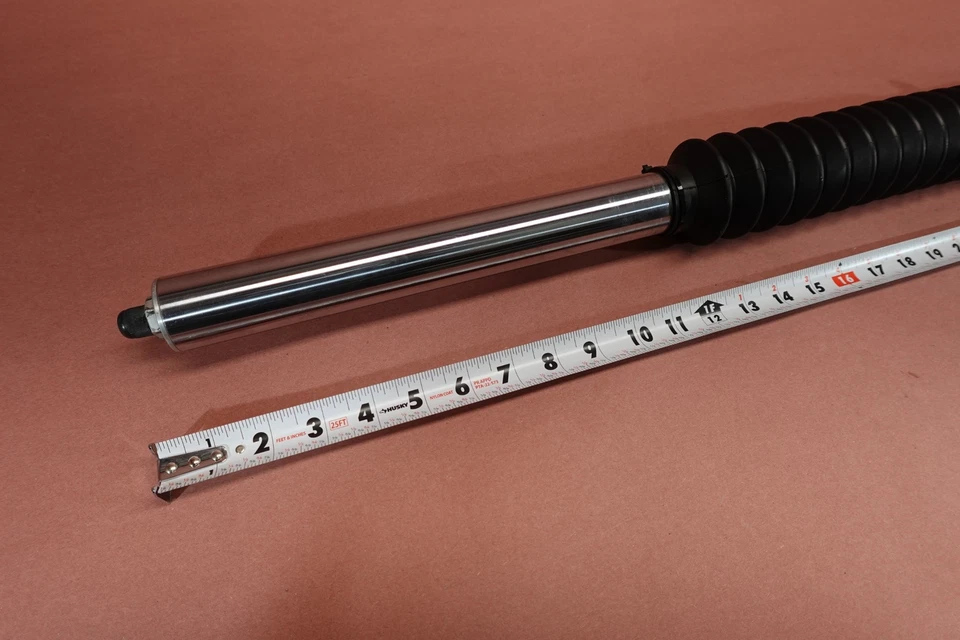 Tubo amortiguador horquilla delantera derecha Kawasaki KLR650 1987-2007 Foto 3 de 4