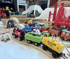 . Thomas Wooden Railway - Huge Lot 125 Track 42 Cars Bridge Tunnel BRIO