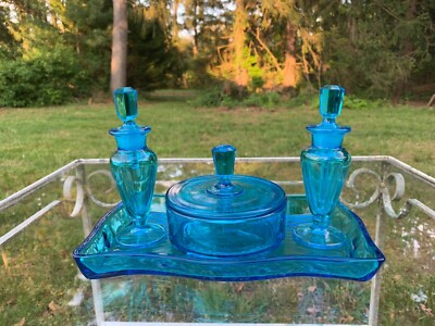 New Martinsville 7 Piece Peacock Blue Vanity Set 2 Perfumes Powder Jar Tray RARE
