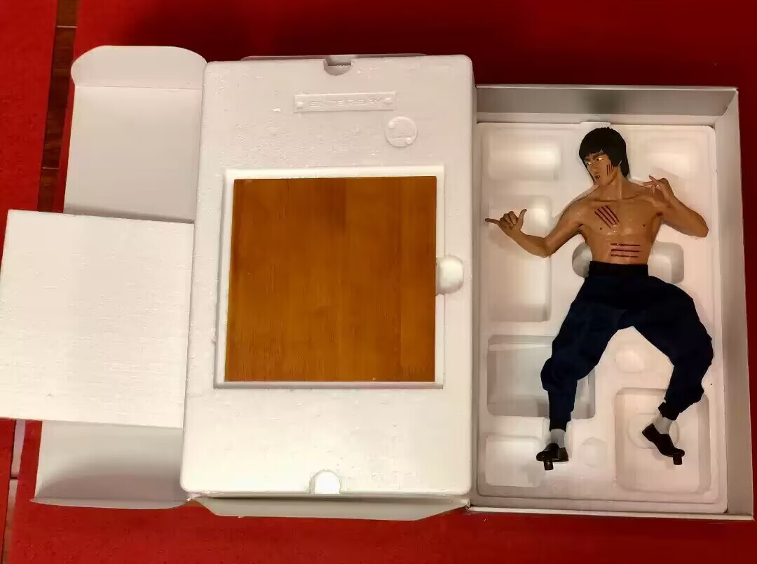 Enterbay HD-1002 Enter Dragon Bruce Lee 1/4 Masterpiece Enterbay HD-1002 Enter Dragon Bruce Lee 1/4 Masterpiece