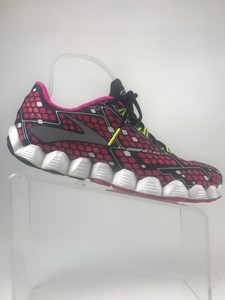 brooks neuro grey