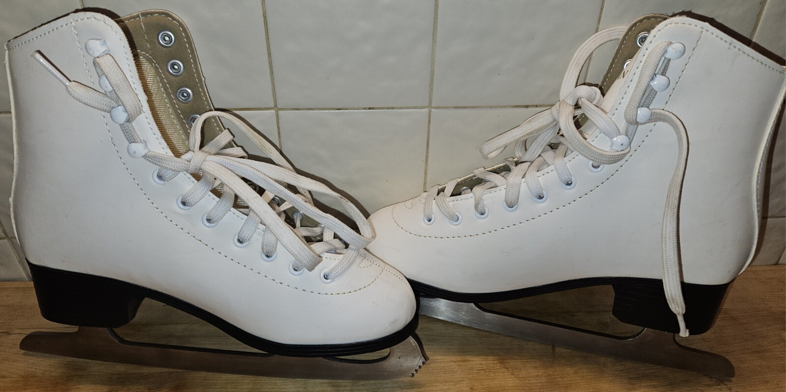 American Athletic Shoe Ice Skates Women Size 7 White eBay