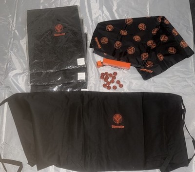 Jägermeister Gastro Konvolut: 3x Bistroschürze 2009 + Bandana +14 Buttons + LKW