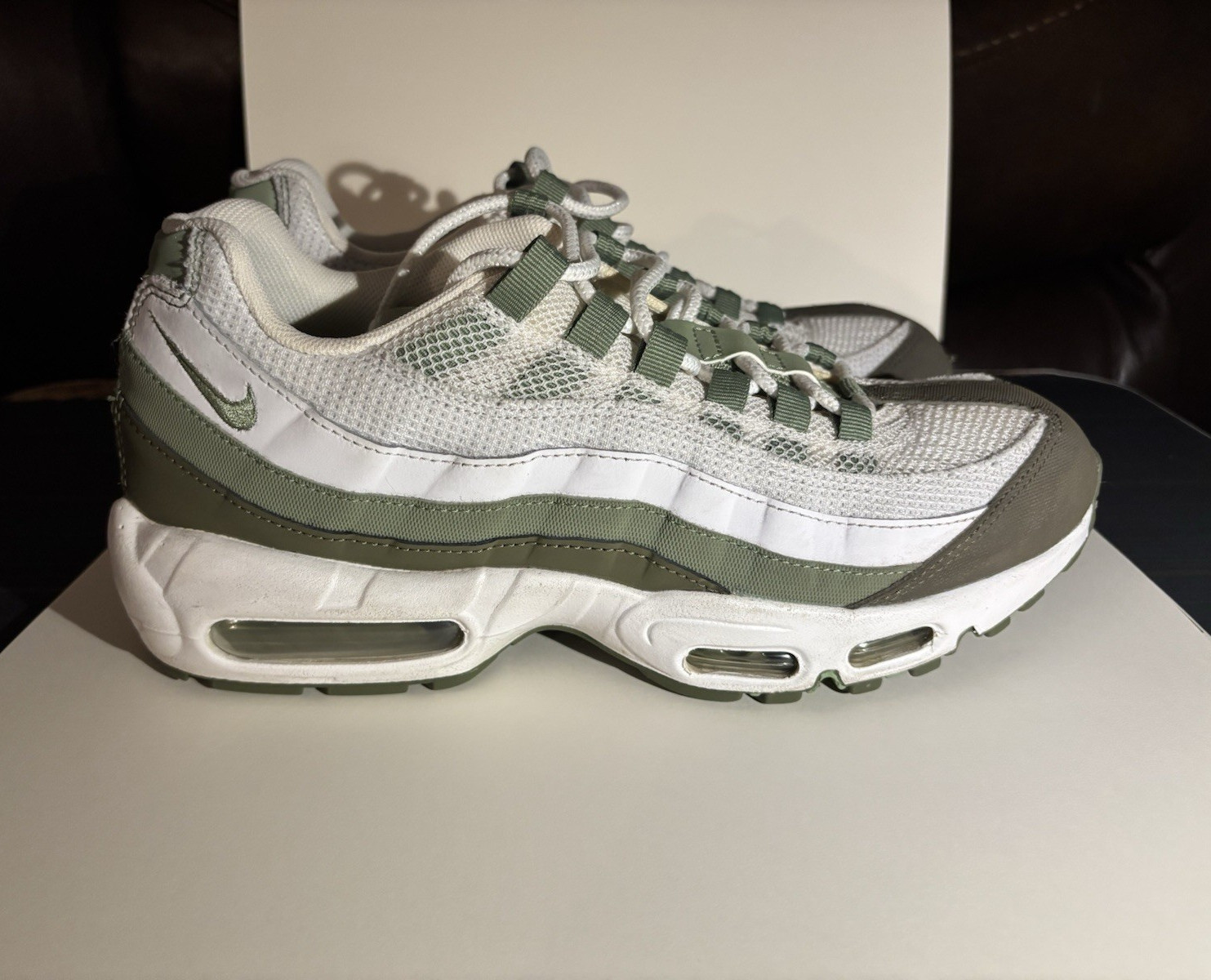 Nike Air Max 95 White/Medium Olive/ Oil Green Men’s Size 9.5