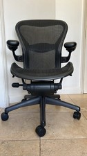 Herman Miller Aeron Chair Size B Excellent Condition New Lumbar Tracked Courier