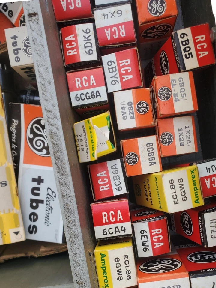Large Bulk Lot Vacuum Tubes ~120+ Mixed RCA Sylvania GE Raytheon TV Ham - Image 4 of 4