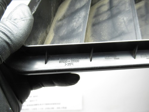 11-16 Hyundai Elantra RL Cuarto de Aire Rejilla de Ventilación a Presión 9751017000 OEM - Imagen 2 de 4