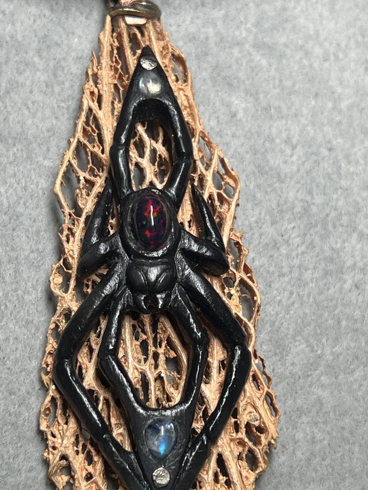 Pingente de Aranha Viúva Negra, Chifre de Touro, Esqueleto, Opala Negra, Halloween México 13 - Imagem 3 de 4