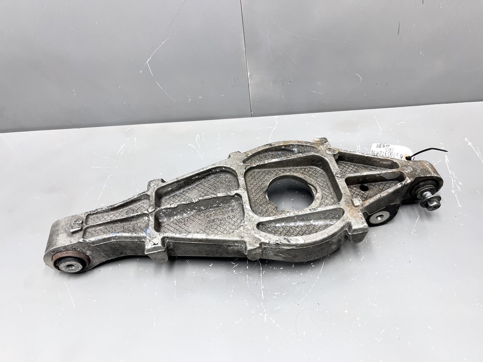 ⭐️2017-2020 MASERATI LEVANTE REAR RIGHT SIDE LOWER CONTROL ARM SPRING PERCH OEM
