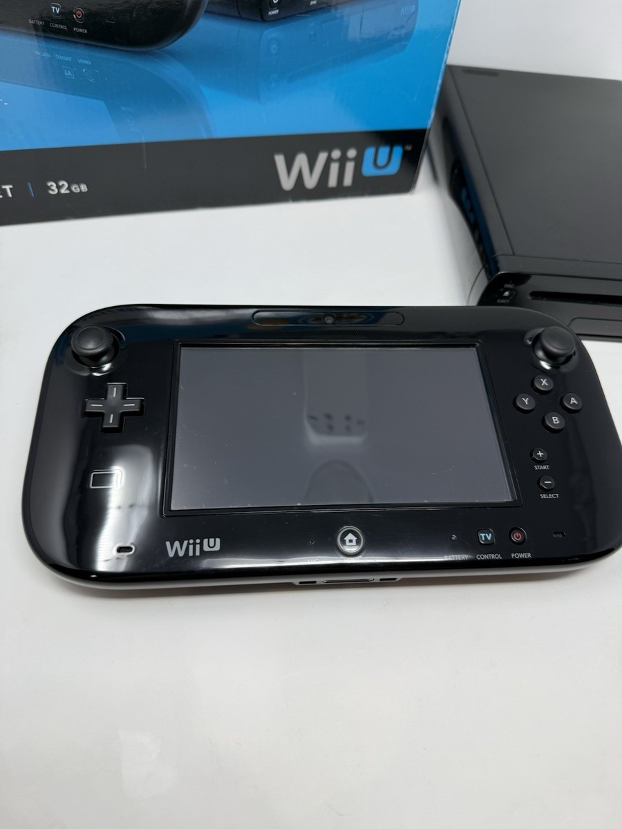 Nintendo Wii U 32GB Nintendo Land Deluxe Set Bundle - Black CIB