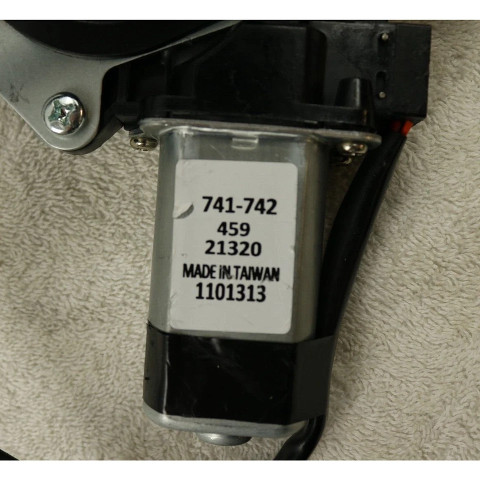 Dorman 741-742 Window Lift Motor, 2001-05 Honda Civic 1.7L -OPEN - Image 2 of 4