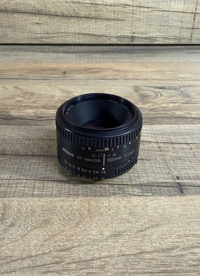 Nikon AF NIKKOR 50mm f/1.8 D Auto & Manual Lens F - No Caps