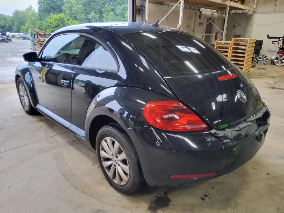 Used Front Center Interior Rear View Mirror fits: 2014 Volkswagen Beetle w/o aut - Image 2 of 4