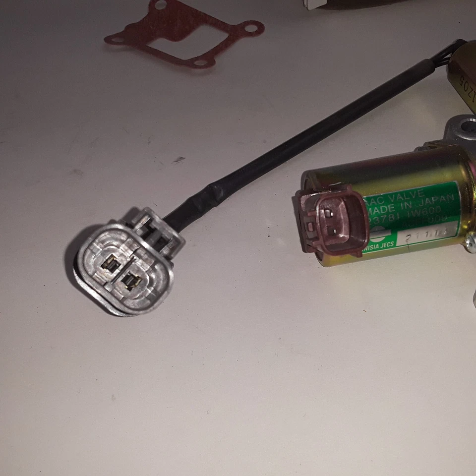 Válvula de control de aire de ralentí compatible con Infiniti QX4 1999-2000 Nissan Pathfinder 1999-2000 Foto 4 de 4