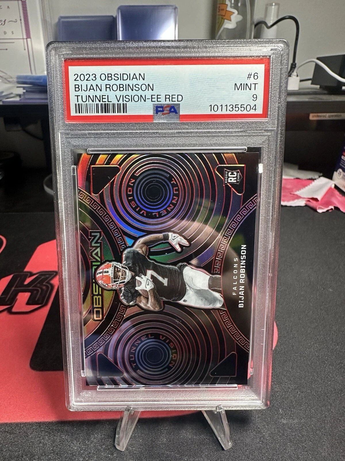 Bijan Robinson Panini Obsidian Tunnel Vision #6 Electric Etch Red